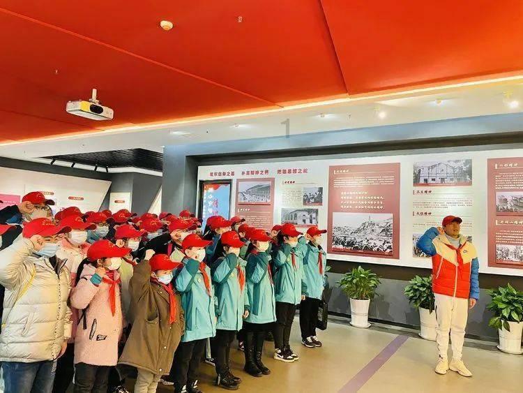 陈杰参加所在党支部主题教育专题组织生活会