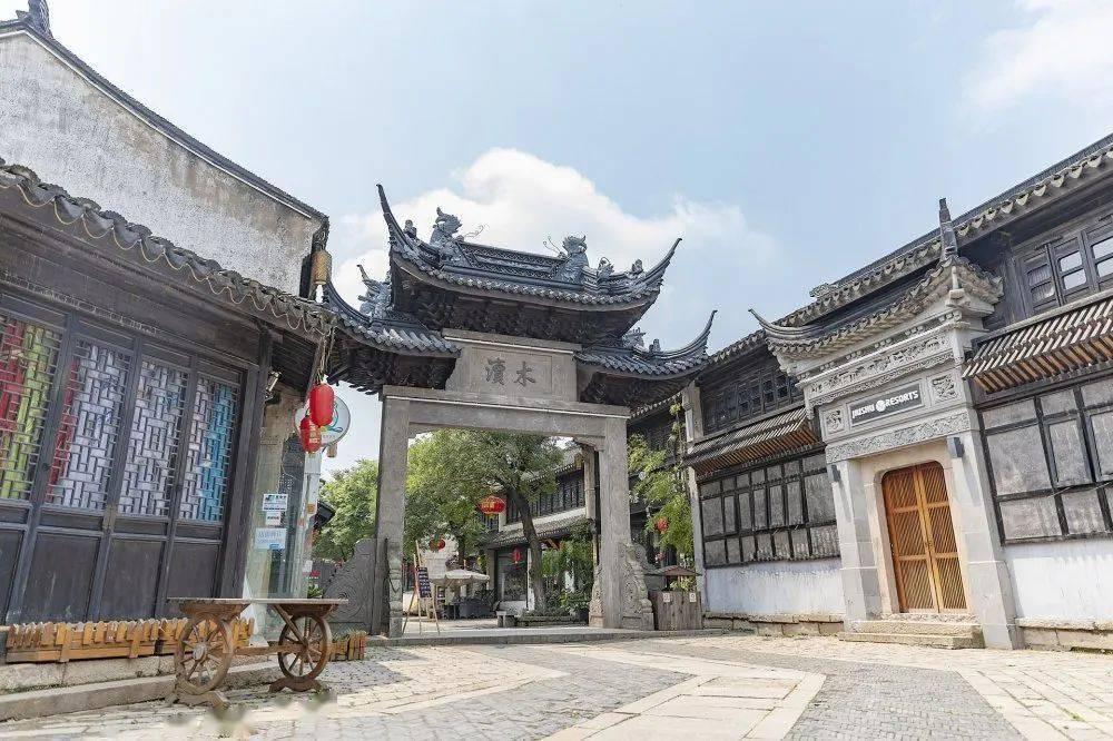 罗马诺:朗斯报价巴萨20岁后卫法耶,800万-900万欧租借